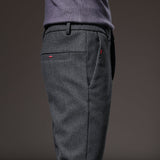 Pantalon ajustado elegante