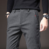 Pantalon ajustado elegante